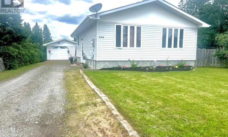 206 Duke Street W