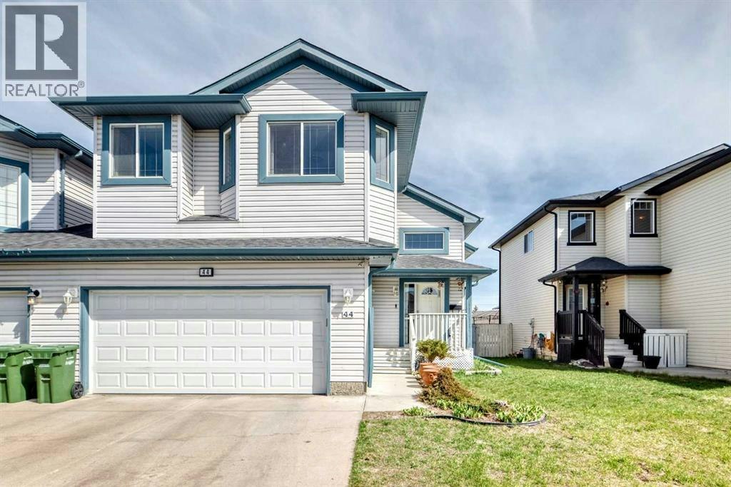 44 Canoe Square SW, Airdrie, AB, T4B 2N5