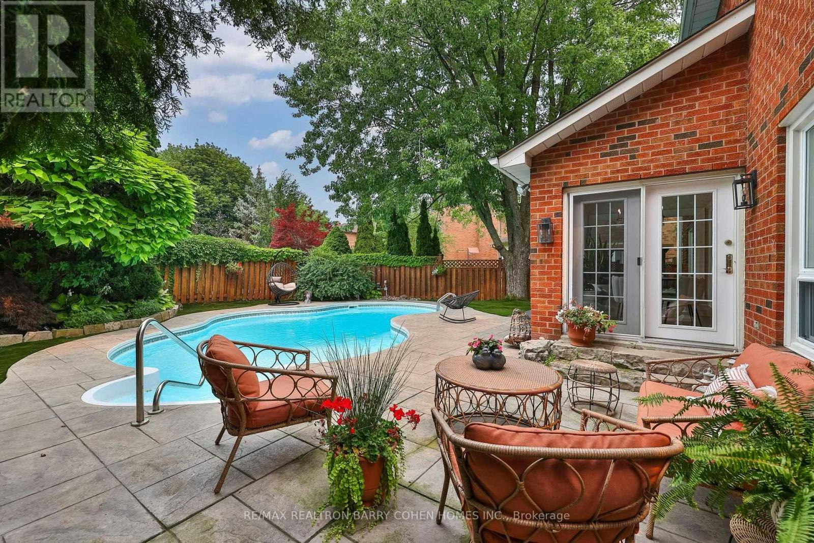 4 Hashbury Place, Markham, ON, L3T 7H4