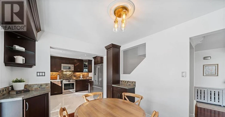 UPPER-1550 Woodeden Drive, Mississauga, ON, L5H 2V3 - 11