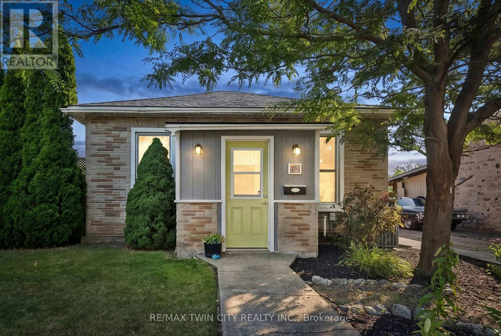 11 Brook Street, Cambridge, ON, N1R 4B9