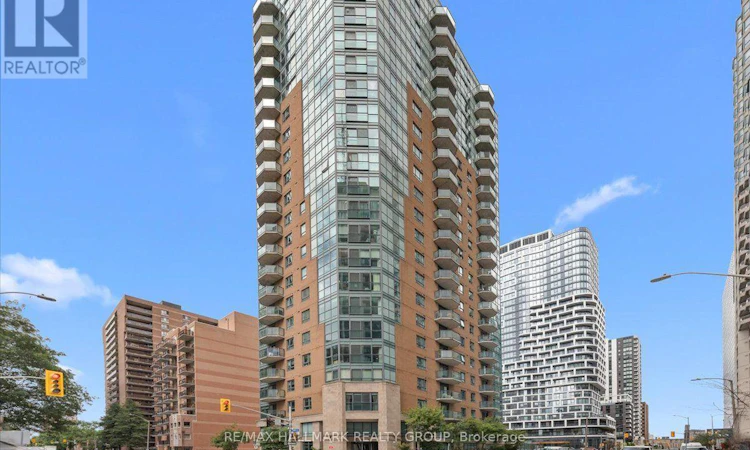 1703-445 Laurier Avenue W
