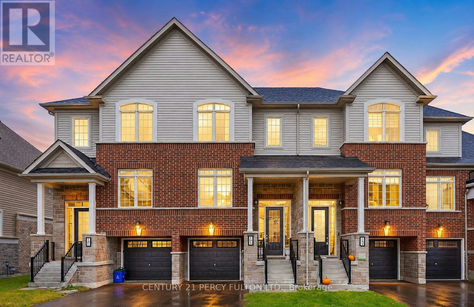 102 Lyall Stokes Circle, East Gwillimbury, ON, L0G 1M0