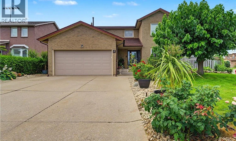 2 Cresthaven Drive
