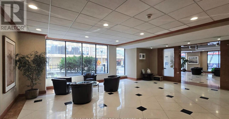1914-633 Bay Street, Toronto, ON, M5G 2G4 - 2