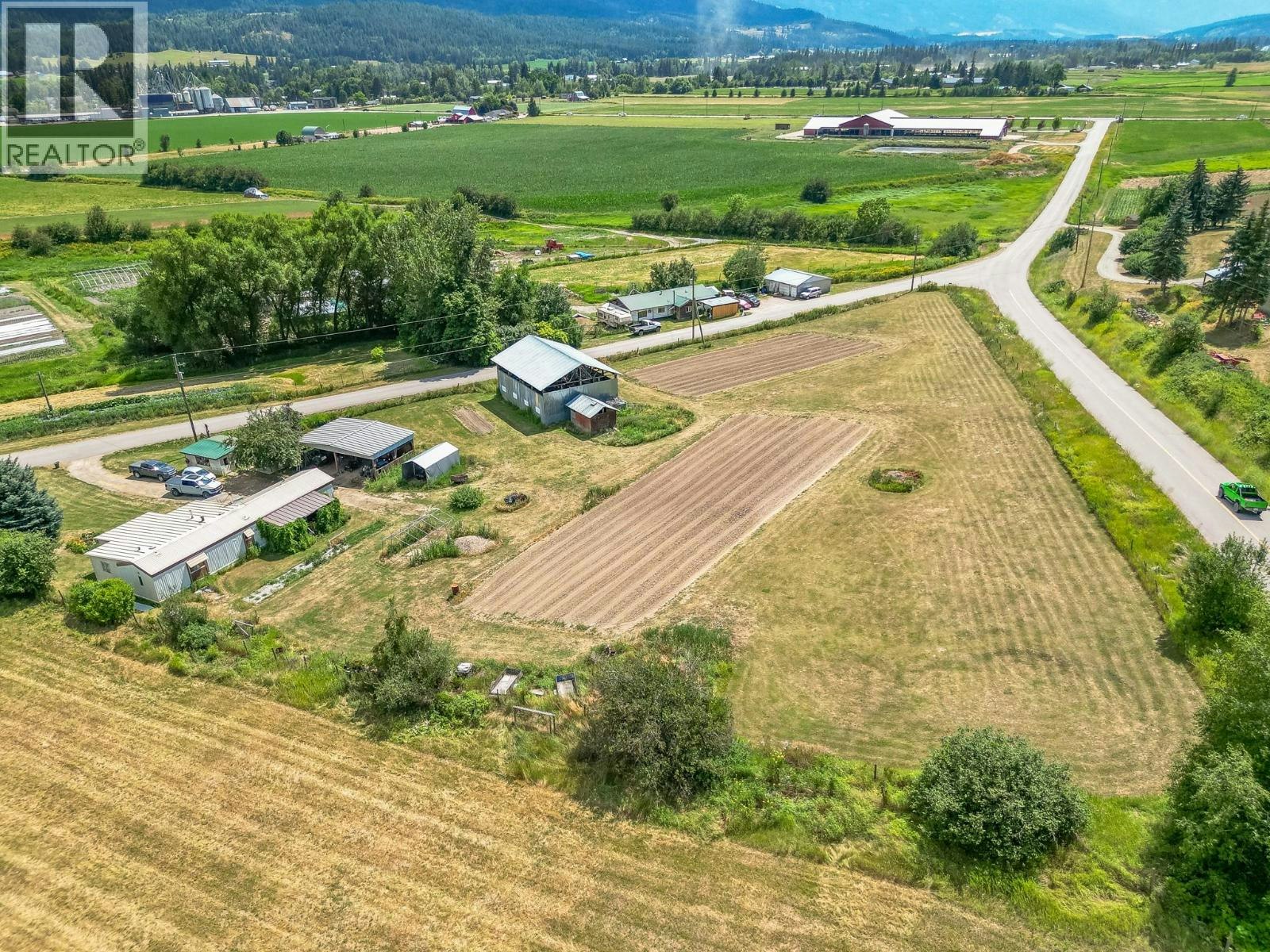10 Old Sicamous Road, Grindrod, BC, V0E 1Y0