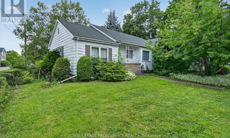 390 James Street W