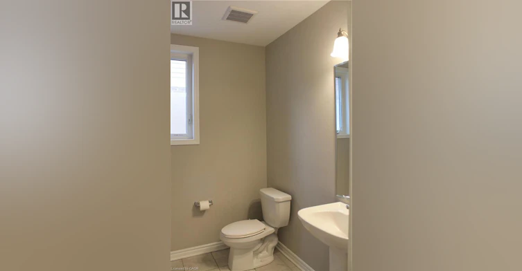 31 Pointer Street, Cambridge, ON, N3E 0B3 - 4