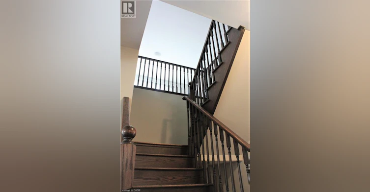 31 Pointer Street, Cambridge, ON, N3E 0B3 - 10