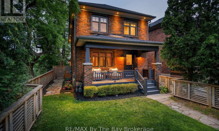 44 Rambert Crescent