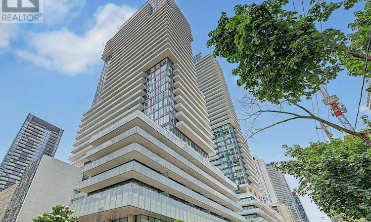 509-185 Roehampton Avenue