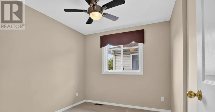 37 Shandon Avenue, Ottawa, ON, K2J 4E3 - 32