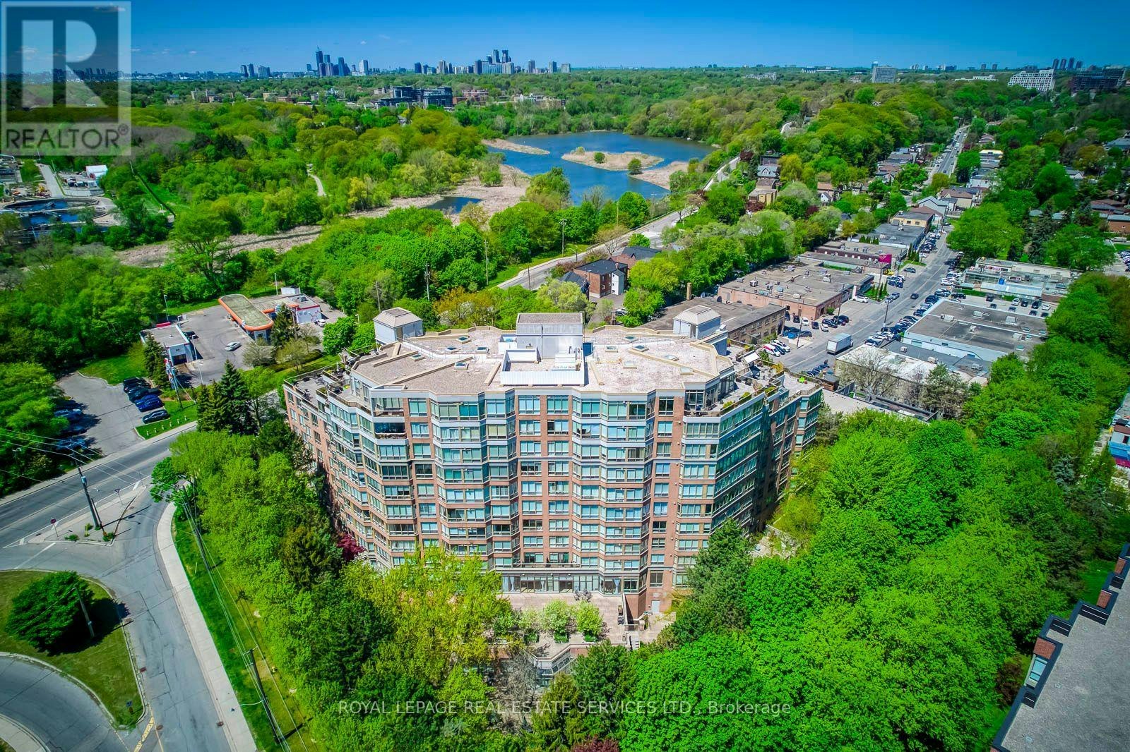 403-1 Ripley Avenue, Toronto, ON, M6S 4Z6