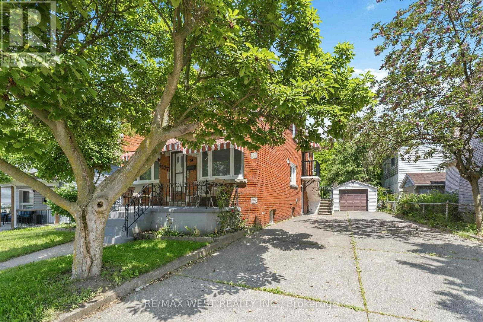 5177 Kitchener Street, Niagara Falls, ON, L2G 1B4