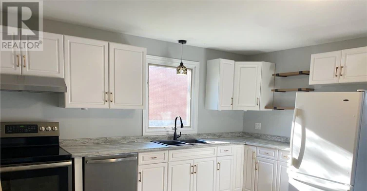 34 Eureka Street, Lambton Shores, ON, N0N 1J0 - 4