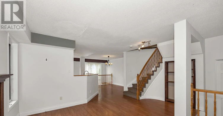 1 Kincardine Drive, Ottawa, ON, K2V 1B4 - 9