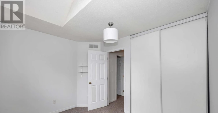 1 Kincardine Drive, Ottawa, ON, K2V 1B4 - 21