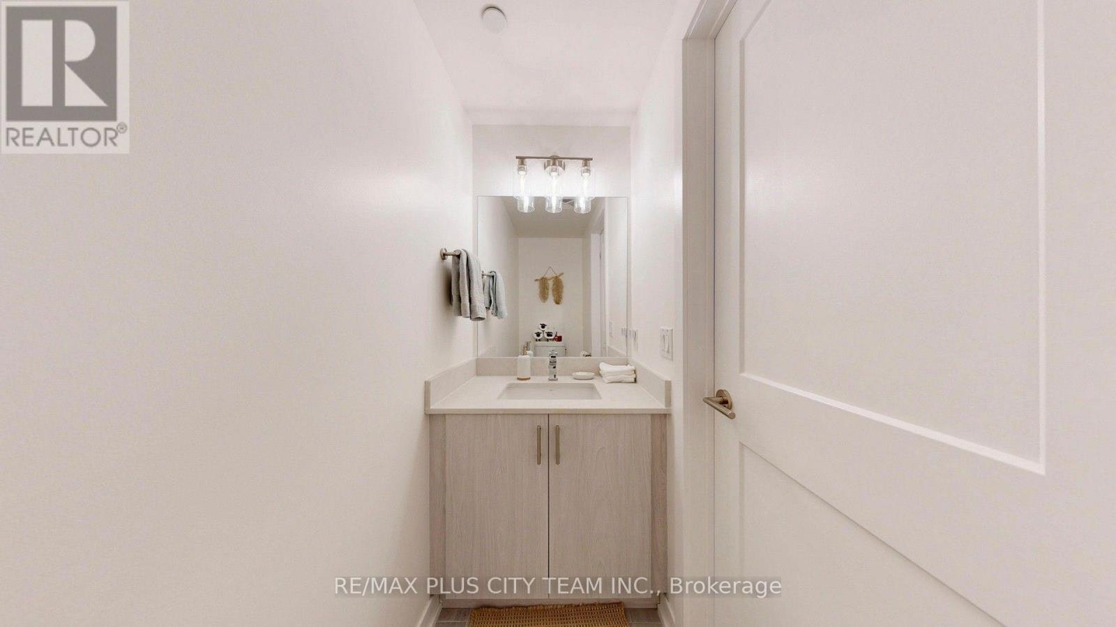 209-485 Logan Avenue, Toronto, ON, M4M 2P5 - 11
