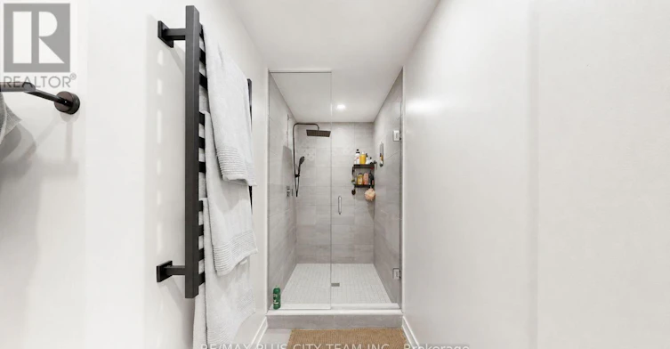 209-485 Logan Avenue, Toronto, ON, M4M 2P5 - 16