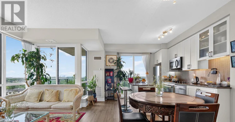 1010-9090 Yonge Street, Richmond Hill, ON, L4C 0Z1 - 9