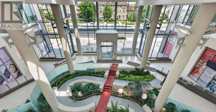 1010-9090 Yonge Street, Richmond Hill, ON, L4C 0Z1 - 2