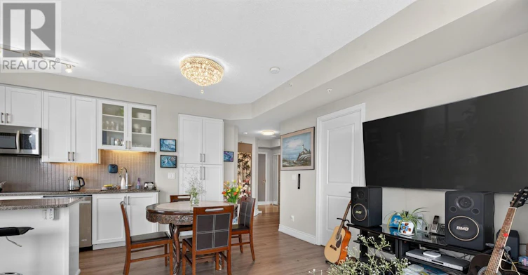 1010-9090 Yonge Street, Richmond Hill, ON, L4C 0Z1 - 6