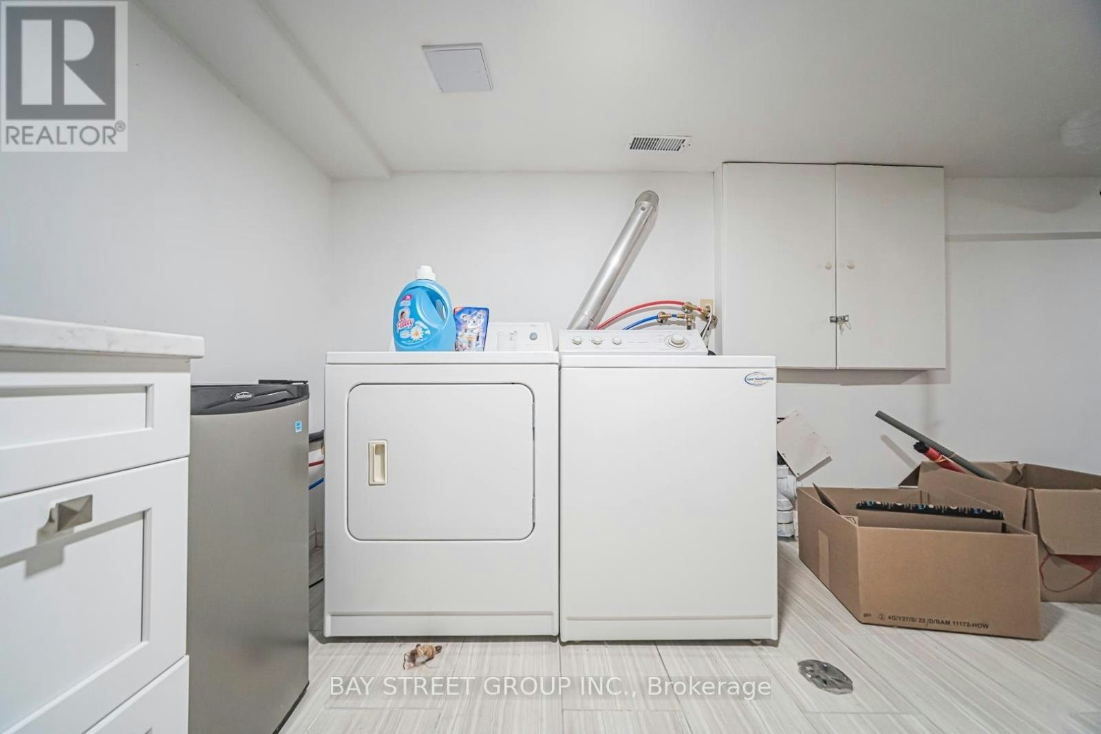 7 Pavillion Street, Markham, ON, L3R 1N8 - 4