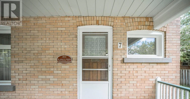 7 Pavillion Street, Markham, ON, L3R 1N8 - 2