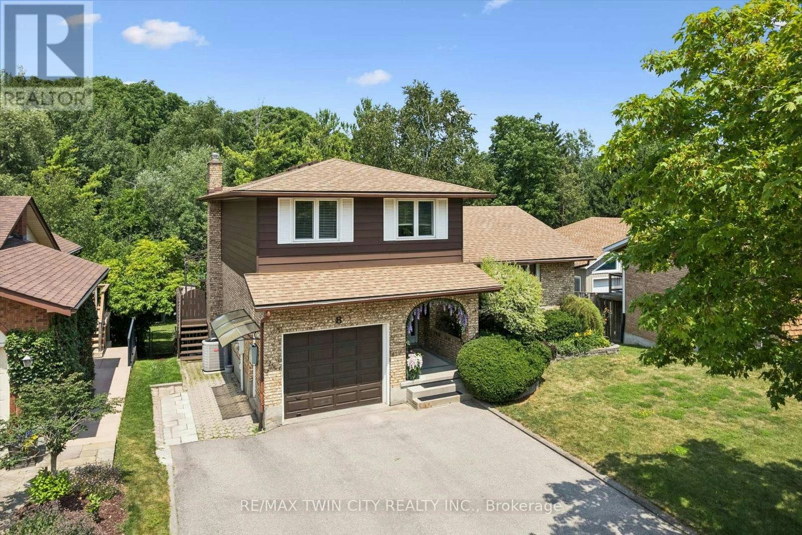 8 Perin Place, Kitchener, ON, N2P 1L5