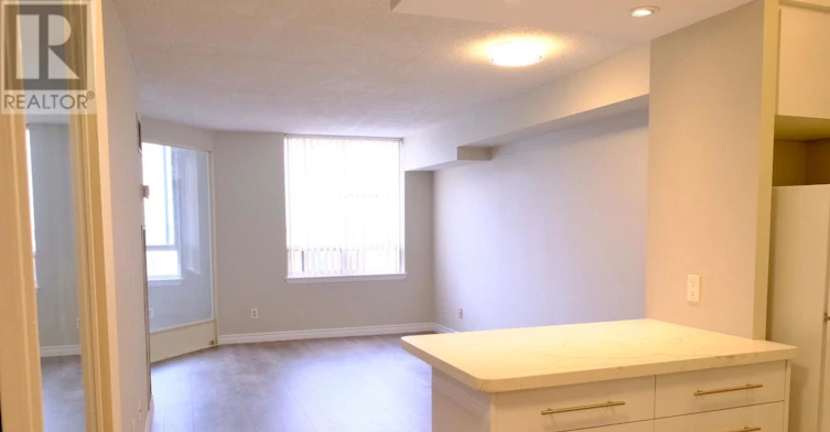 2502-633 Bay Street, Toronto, ON, M5G 2G4 - 6
