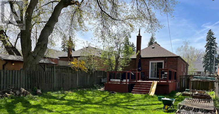 137 Harewood Avenue, Toronto, ON, M1M 2R8 - 12