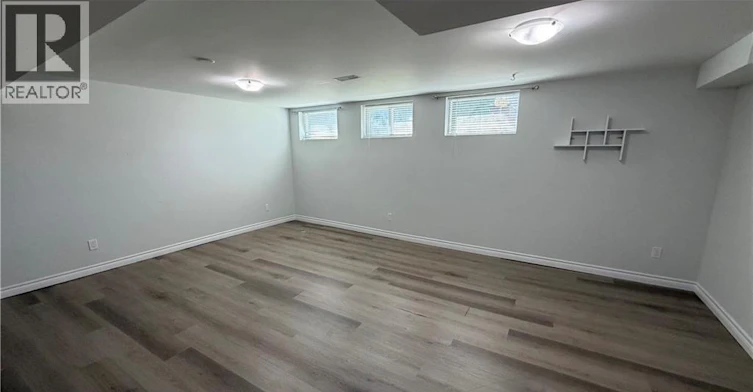 Lower-49 Organ Crescent, Hamilton, ON, L8T 1Y8 - 4
