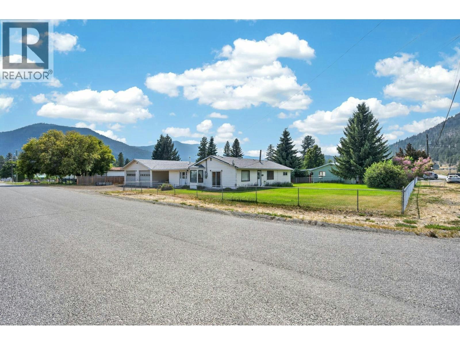 448 Woodward Avenue, Merritt, BC, V0K 1Y0