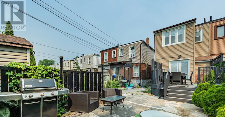 615 Miverton Boulevard, Toronto, ON, M4C 1X8 - 48