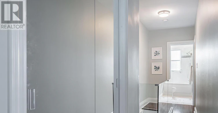615 Miverton Boulevard, Toronto, ON, M4C 1X8 - 21