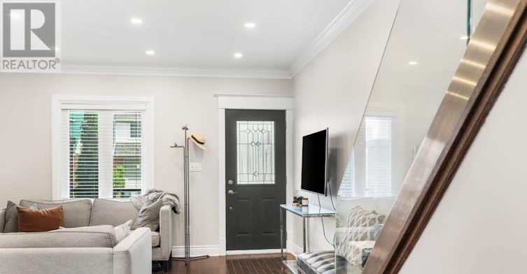 615 Miverton Boulevard, Toronto, ON, M4C 1X8 - 6