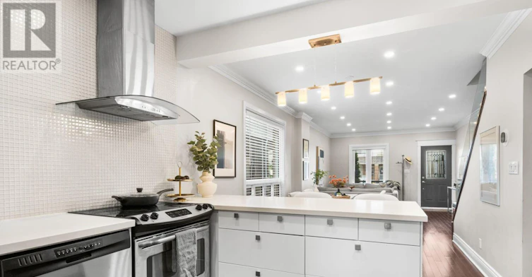 615 Miverton Boulevard, Toronto, ON, M4C 1X8 - 18