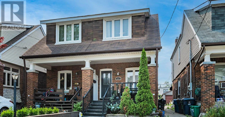 615 Miverton Boulevard, Toronto, ON, M4C 1X8 - 2