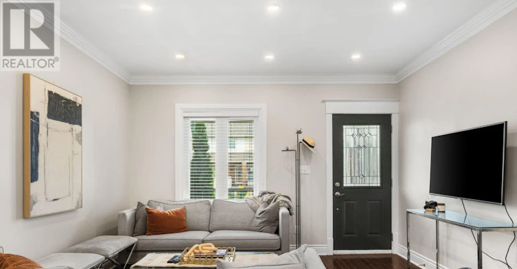 615 Miverton Boulevard, Toronto, ON, M4C 1X8 - 10