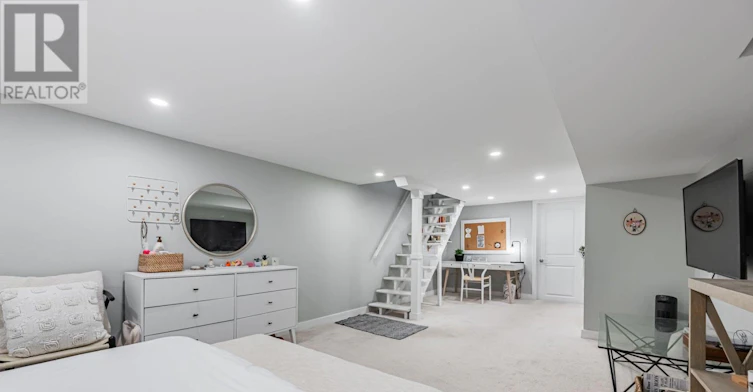 615 Miverton Boulevard, Toronto, ON, M4C 1X8 - 39