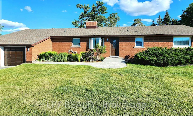 585 Mapleview Drive E