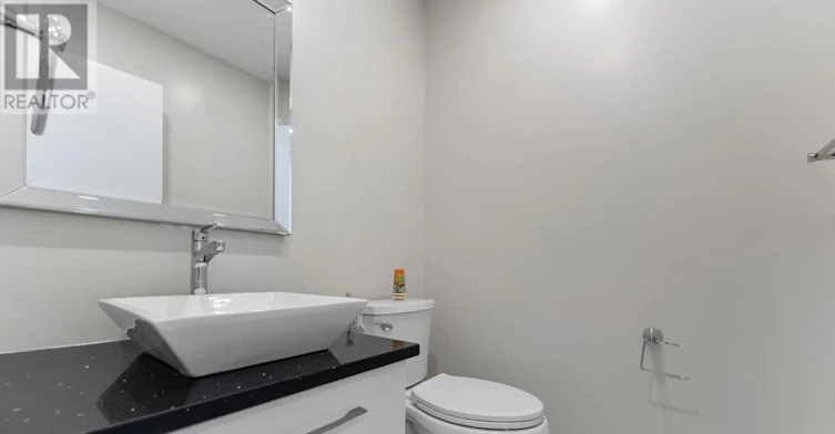 2676 Ayers Avenue, Ottawa, ON, K1V 7W8 - 9