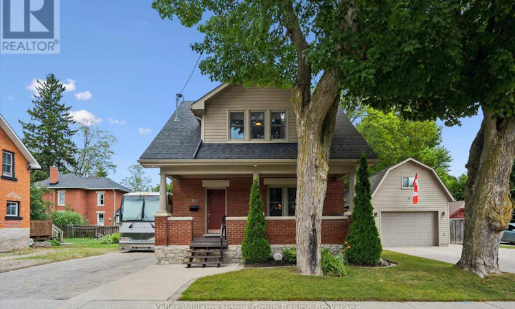 330 Angus Street