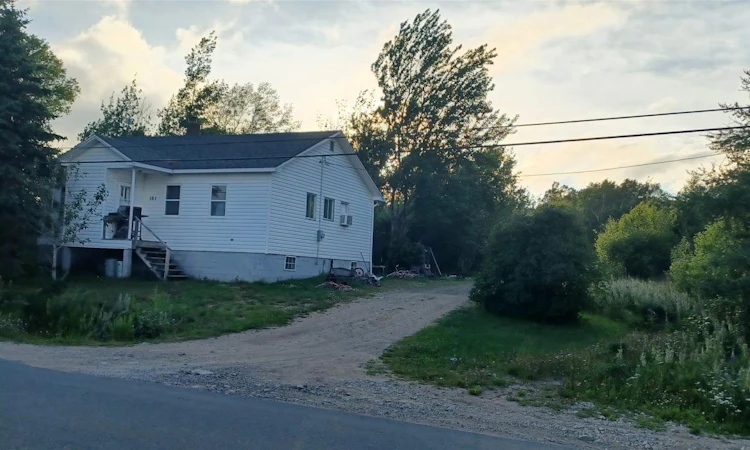 181 Main Street N