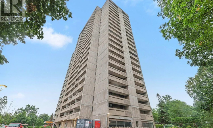 1305-415 Greenview Avenue