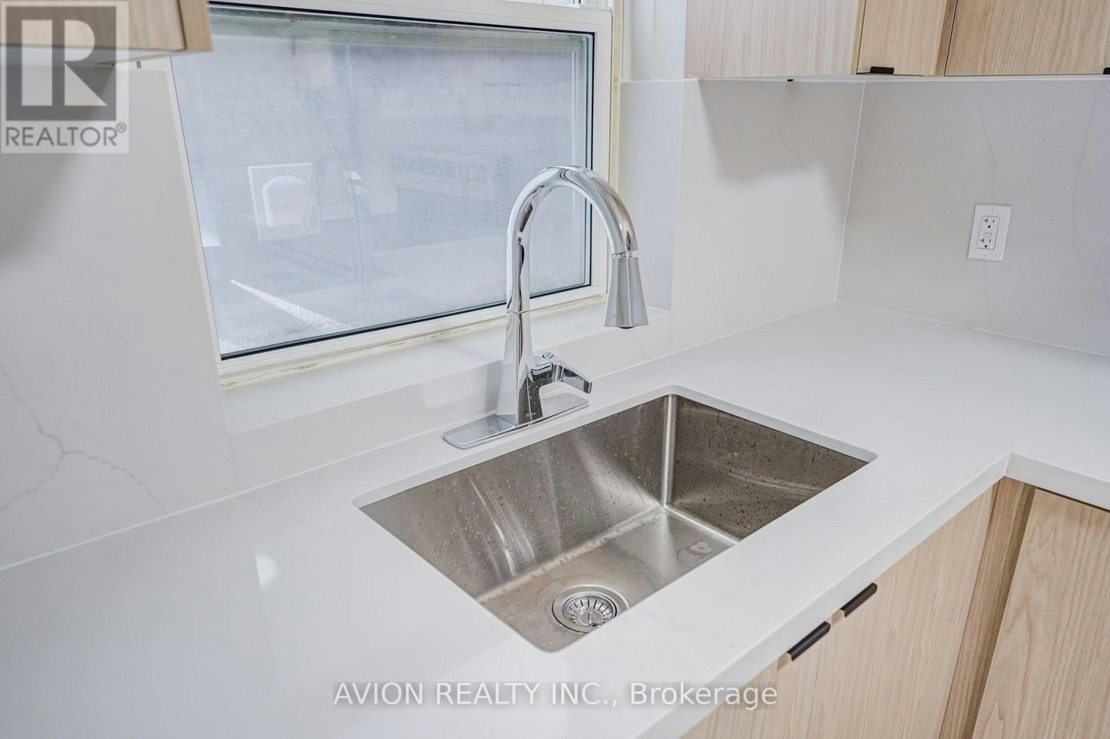 3-882 Broadview Avenue, Toronto, ON, M4K 2R1 - 17