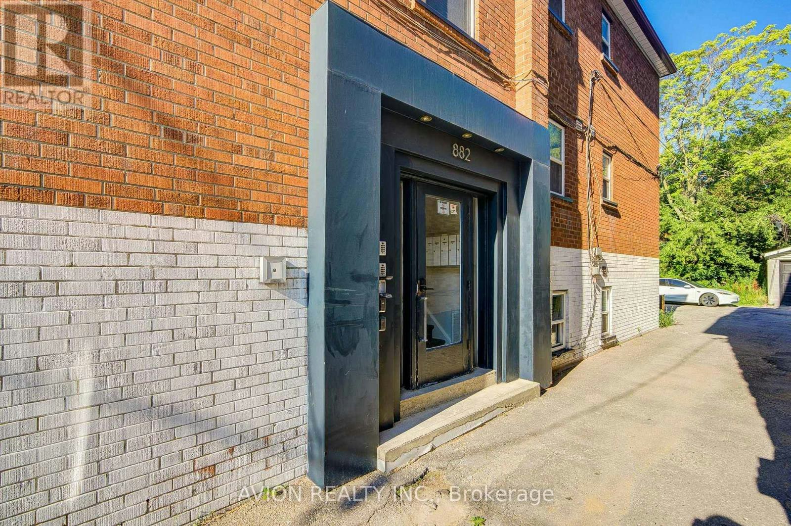 3-882 Broadview Avenue, Toronto, ON, M4K 2R1 - 3