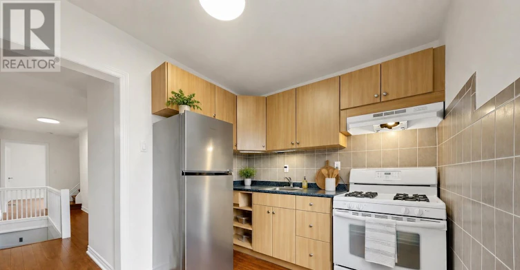 8 Parr Street, Toronto, ON, M6J 2E3 - 7