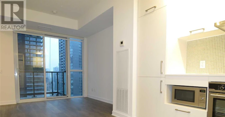 2416-87 Peter Street, Toronto, ON, M5V 2G4 - 2