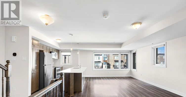571 Ozawa Private, Ottawa, ON, K1K 4Z9 - 4